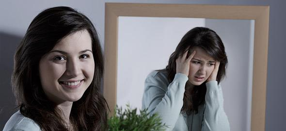 «Xαμογελαστή κατάθλιψη»: Ποια τα προειδοποιητικά σημάδια – Γιατί είναι επικίνδυνη – Τι μπορούμε να κάνουμε - Εικόνα 1